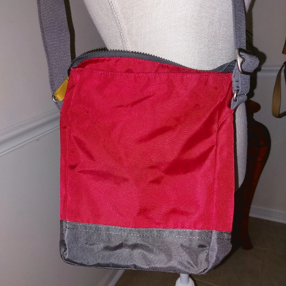 Red COLUMBIA Sling Bag - Picture 7 of 8